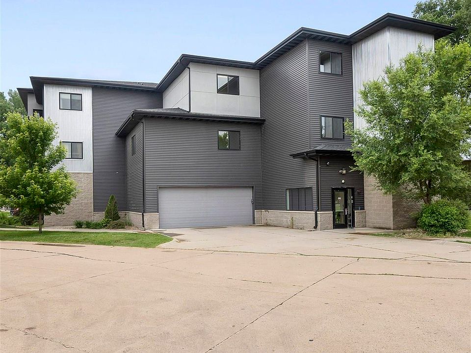 1st image of 221 E 5th St #208