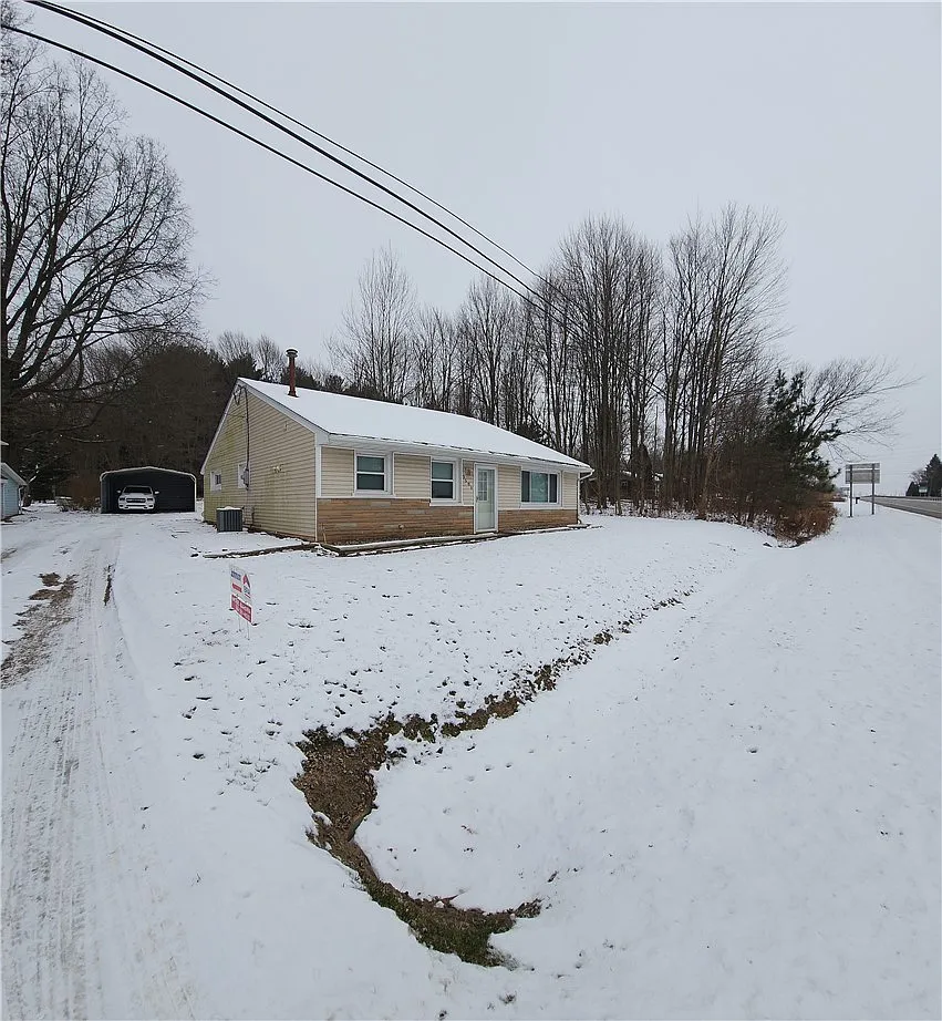3586 N Hermitage Rd photo 1