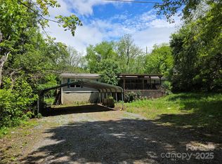 926 Hyder Mountain Rd, Clyde, NC 28721