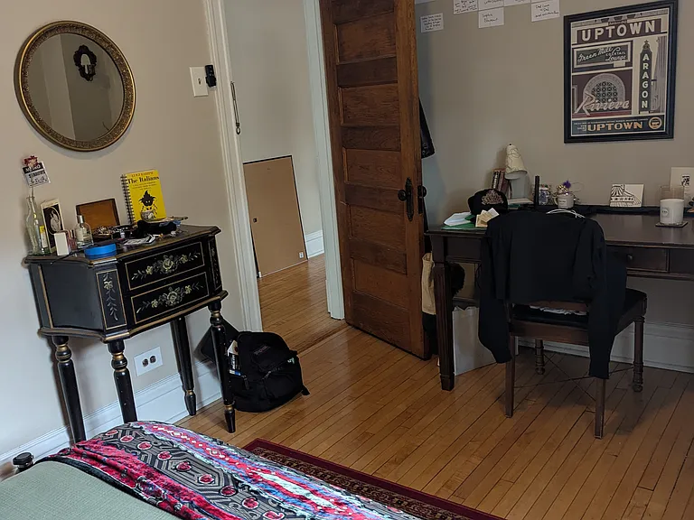 1638 W Waveland Ave — Photo 1