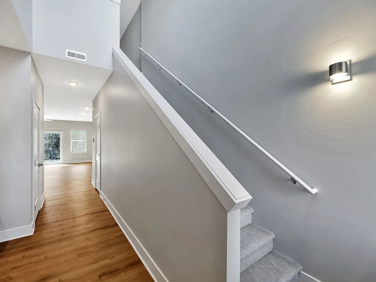 3 bed, 2.5 bath, 1525 sqft, $1,595 — Photo 4