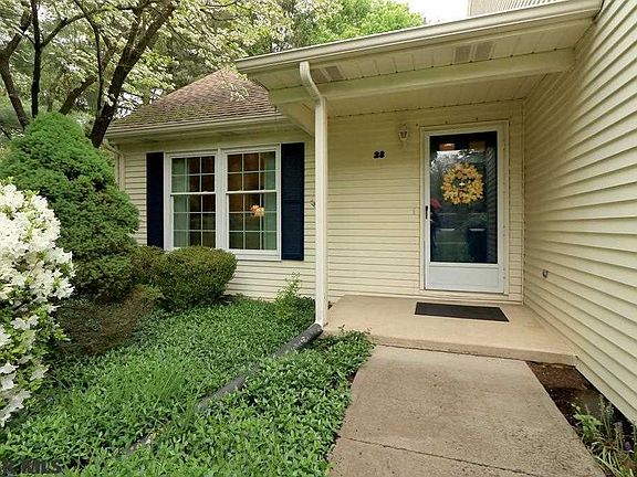3rd image of 28 Wilts Ln