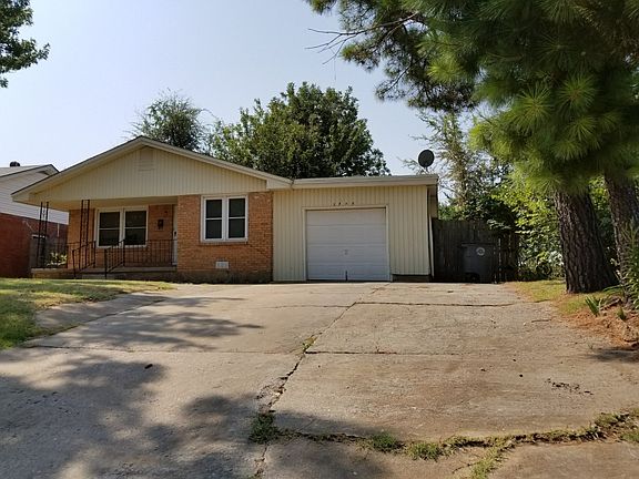 3rd image of 1220 NW Carroll Dr