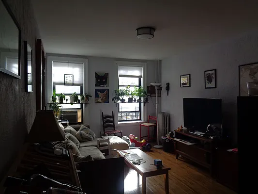 Rented by Anchor Associates | media 7