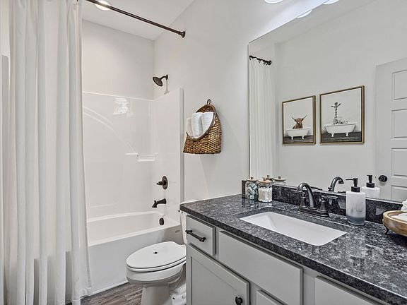 7th image of this home