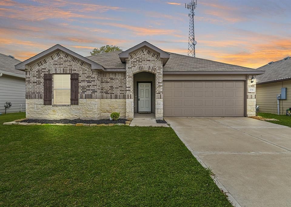 1st image of 204 Comal Drive
