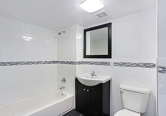 5th image of 2306 31st Ave APT 4R