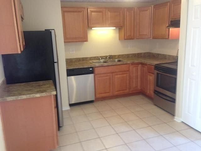 2nd image of 80 Washington Ln