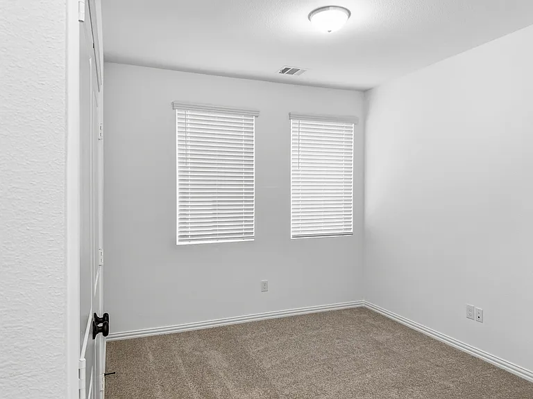 721 Kerrville Ln — Photo 11