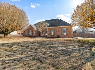 3935 Chesapeake St, Springdale, AR 72762