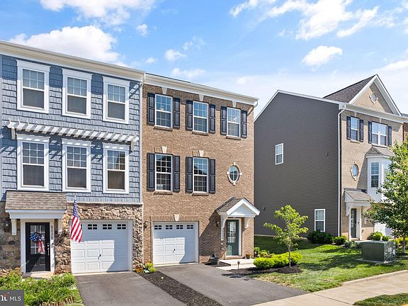 4th image of 8688 Underhill Ln