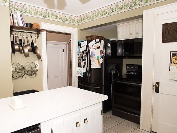 2nd image of 256 Essex Ave