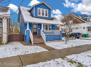 1355 Wayburn St, Grosse Pointe Park, MI 48230