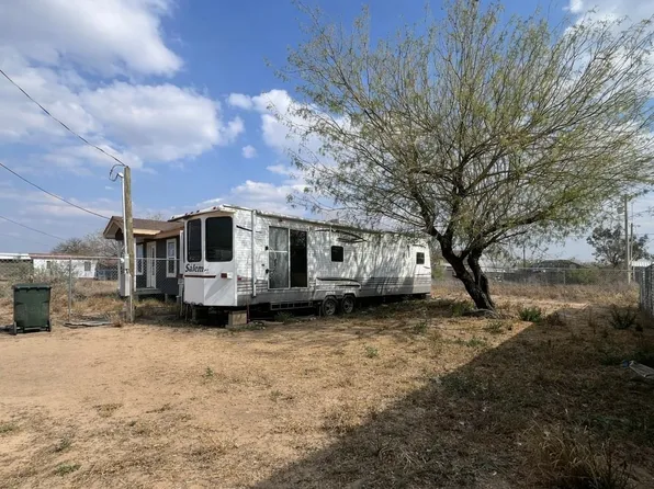 1502 Col Antonio Zapata Ave, Zapata, TX 78076