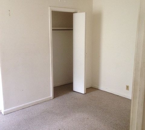 3rd image of 1715 Nassau St