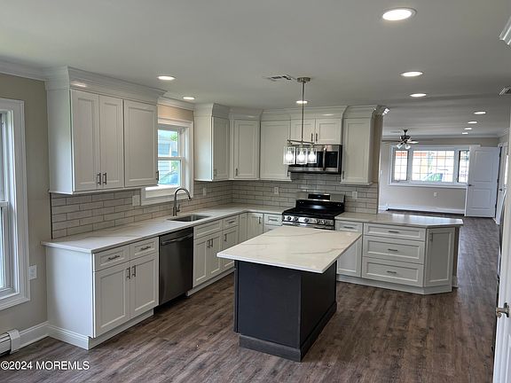 3rd image of 1011 Camino Real Court