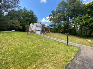 16 S Highland Rd, Putnam Valley, NY 10579