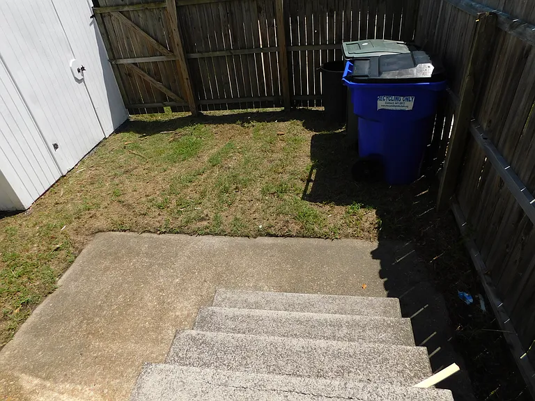 215 Greenbrier Ave — Photo 11