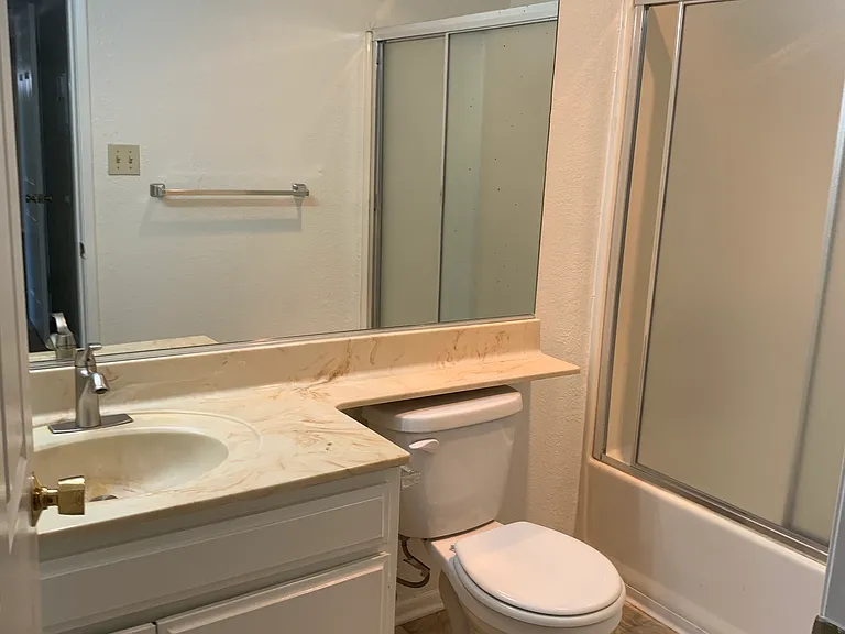 14259 Burbank Blvd #2 — Photo 16