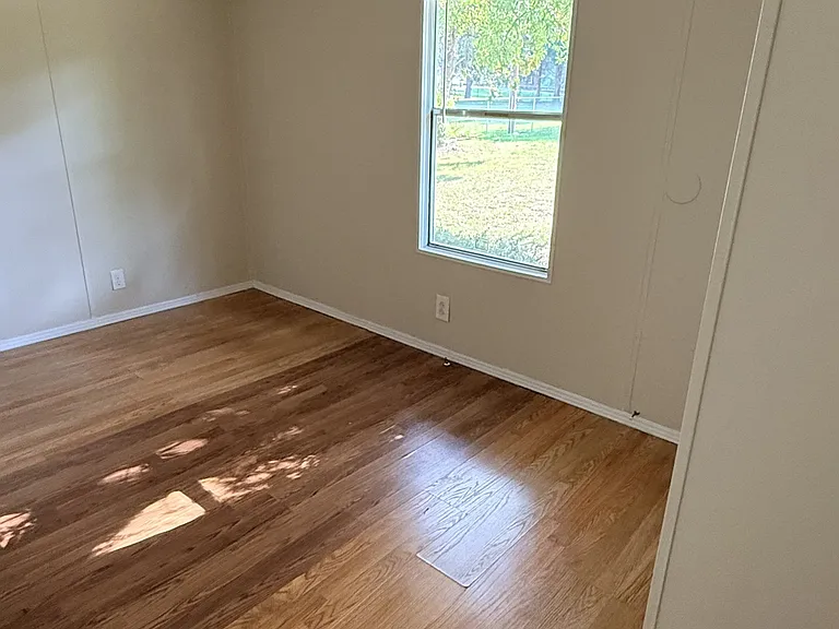 284 Speedway Dr — Photo 5