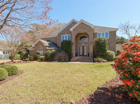 2229 Souverain Ln, Virginia Beach, VA 23454