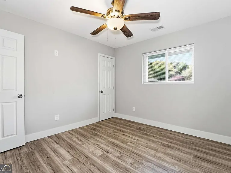 1735 Carter Cir — Photo 16