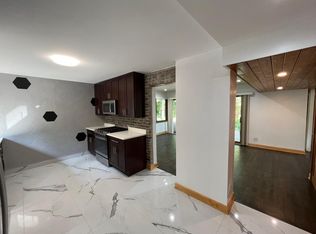 306 Park Ave, Cary, IL 60013