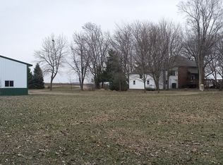 1822 County Rd W, Cedar Bluffs, NE 68015