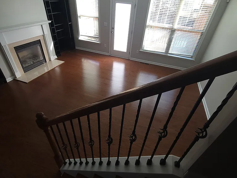 817 Charles Bank Ave SE #817 — Photo 8