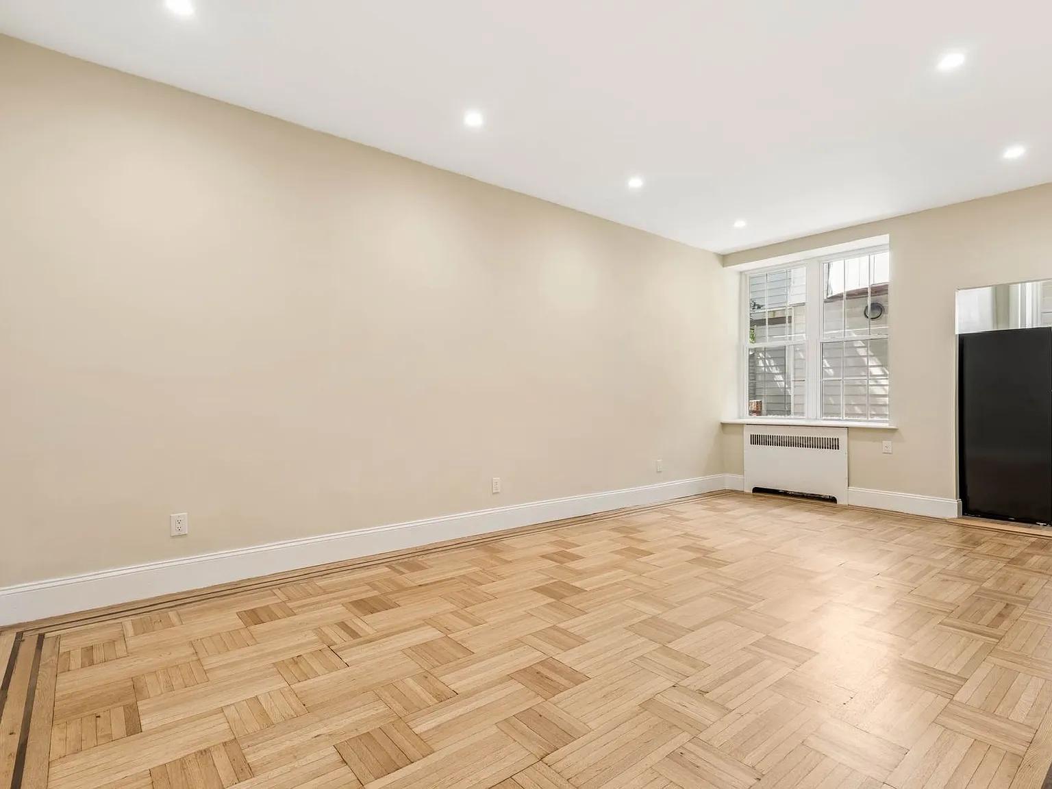 8802 Ridge Boulevard — Photo 2