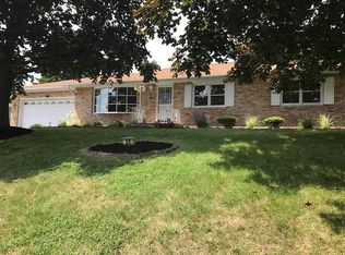 22 Windsor Dr, Dallas, PA 18612