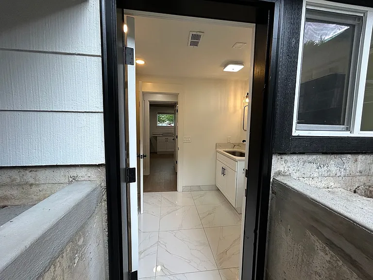 15136 SE Gladstone St #B — Photo 11