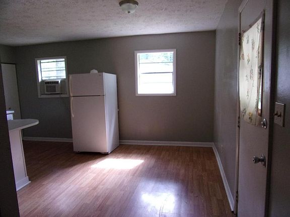 4th image of 8930 Meadow Dr