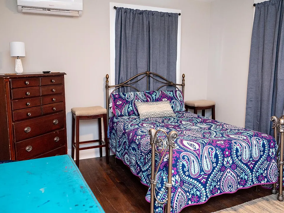 237 Brevard St #2