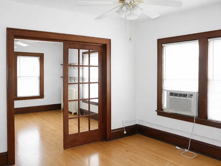 410 5th St NE #3 — Photo 3