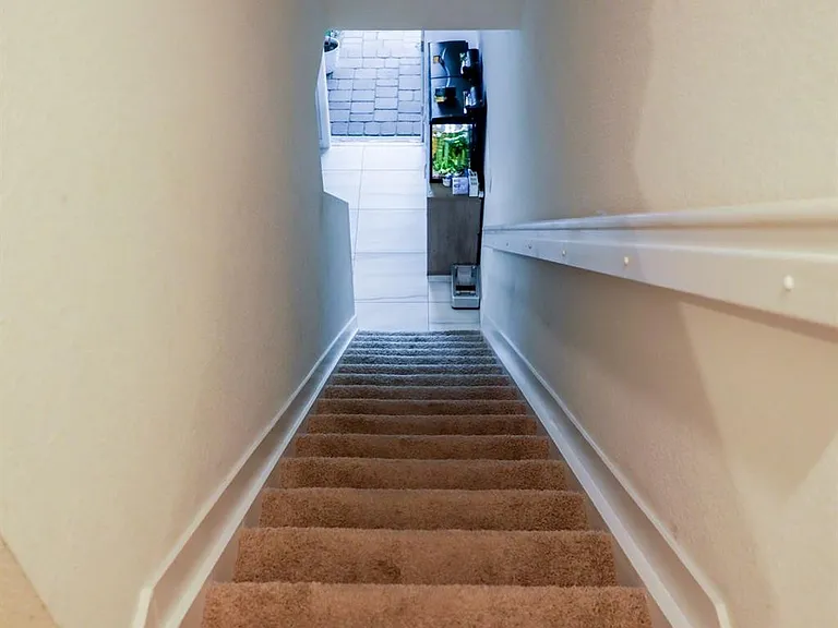 148 SE 5th Ct — Photo 24