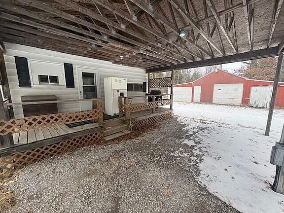 2nd image of 492 Forteen Mile Rd