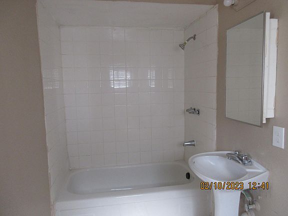 3rd image of 2929 Elm Ave APT 1