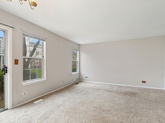 3rd image of 1808 Quaker Hollow Ln