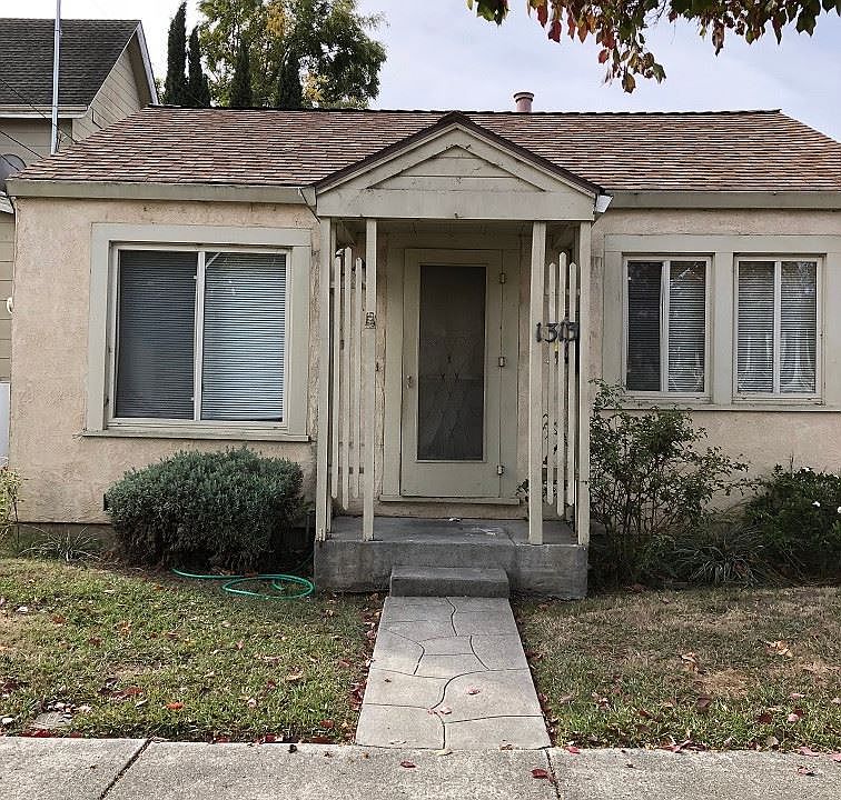 1st image of 1313 Oak St