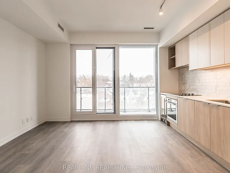 2020 Bathurst St #722 — Photo 8