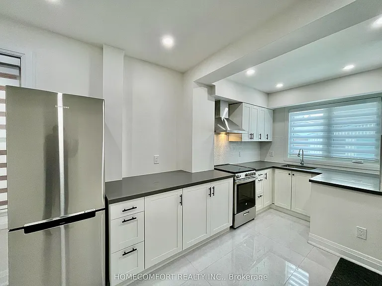 20 Saint Clair Gdns #MAIN — Photo 3