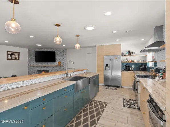 301 Hillcrest Dr, Reno, NV 89509