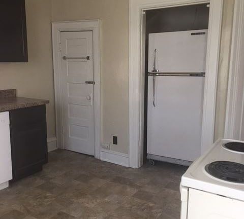 3rd image of 154 5th Ave