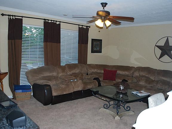  Can be used as family room, game room, or media room. All w/views of pool.