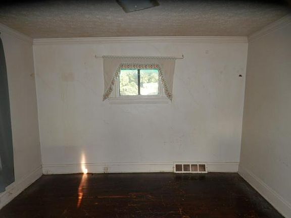 5th image of 10019 Gibson Ave