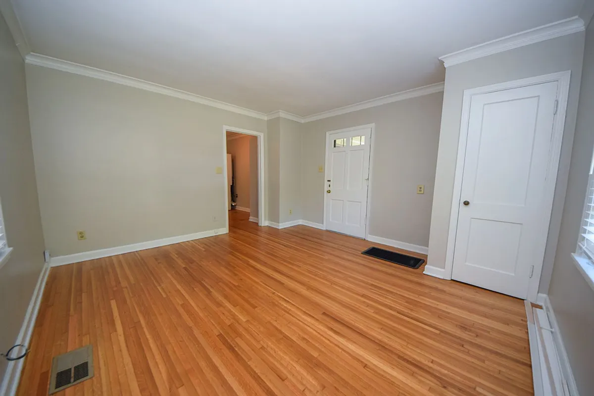 Building Photo - 215 S Marne St