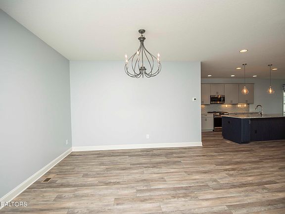 5th image of 1725 Green Parrot Dr