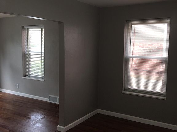 3rd image of 6932 Chippewa St #1E