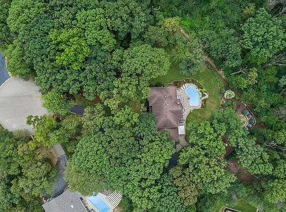 4th image of 16655 Manitou Ct